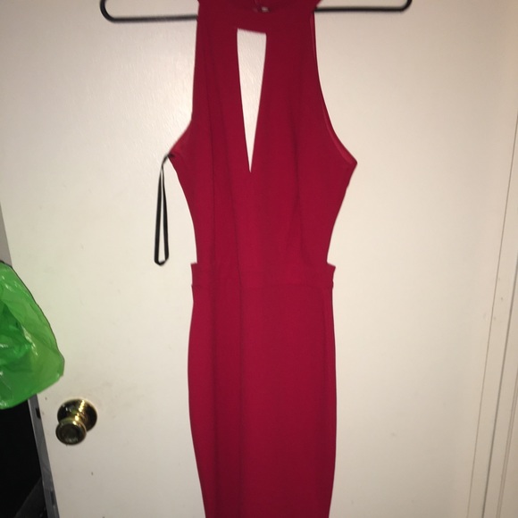 Red Dress - Picture 4 of 6
